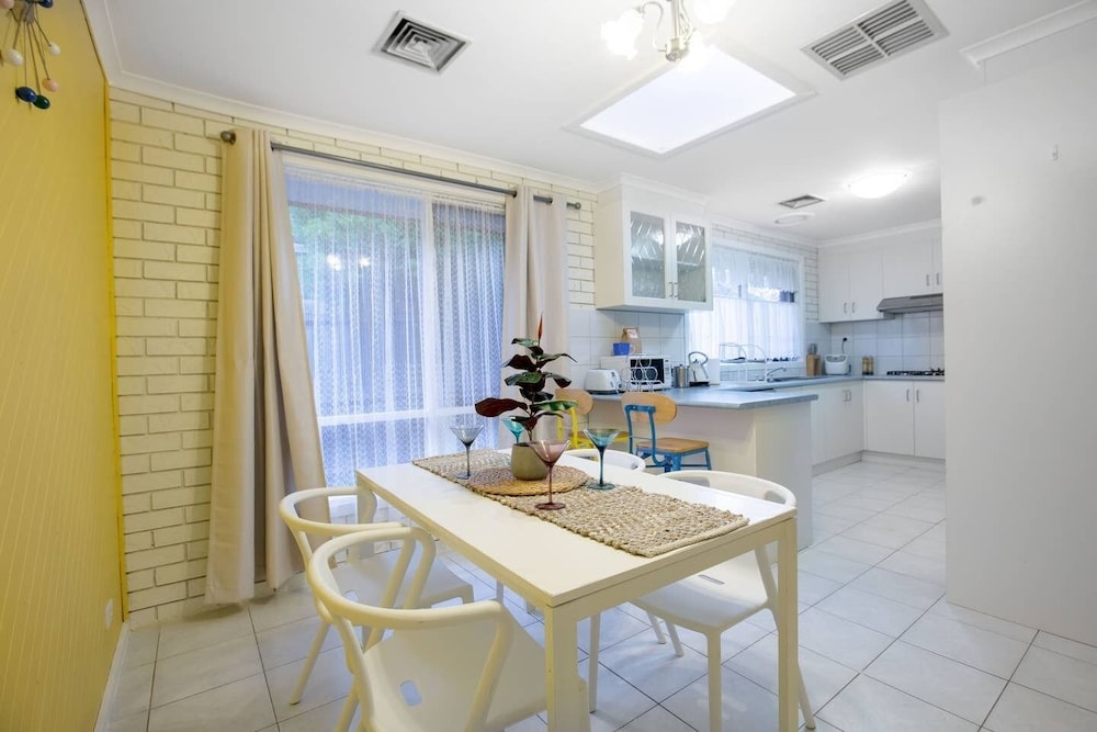 Quiet & Peaceful 3bed2bath Home @keilor Downs