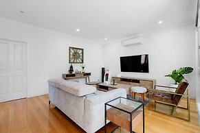 Impressive & Spacious new Townhouse@preston
