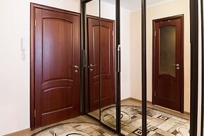 Lux Apartments Uralskaya
