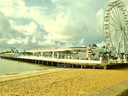 OYO Pier Hotel