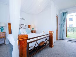 OYO Pier Hotel