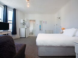 OYO Pier Hotel