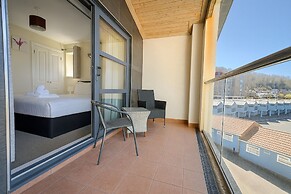 Westbeach Holiday Apartments