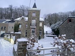 Charming Villa in Harze