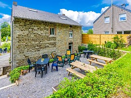 Charming Villa in Harze