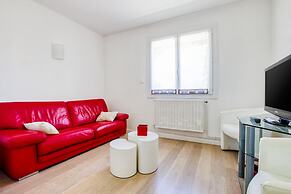 Holiday Home in Barry-d'islemade With Pool