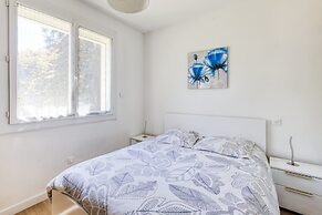 Holiday Home in Barry-d'islemade With Pool