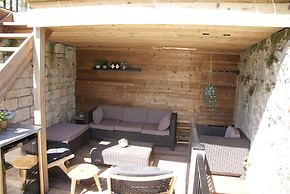 Jane Austen Lake Retreat