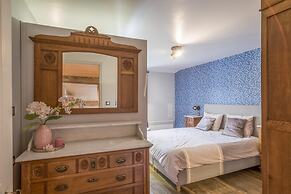 Jane Austen Lake Retreat