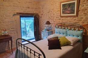Farmhouse in Talon With Scenic Views