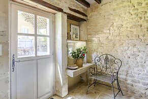 Farmhouse in Talon With Scenic Views