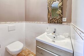 Farmhouse in Talon With Scenic Views