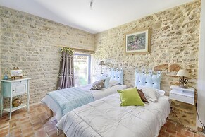 Farmhouse in Talon With Scenic Views