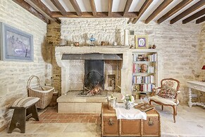 Farmhouse in Talon With Scenic Views