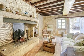 Farmhouse in Talon With Scenic Views