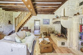 Farmhouse in Talon With Scenic Views