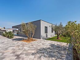 Adriatic Island Stay With Pool