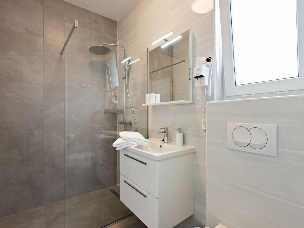 Holiday Home in Vir With Pool & Sauna