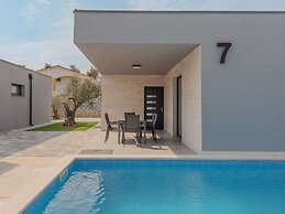 Holiday Home in Vir With Pool & Sauna