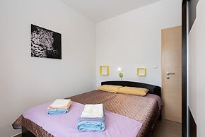 Simplistic Apartment in Neviđane with Balcony