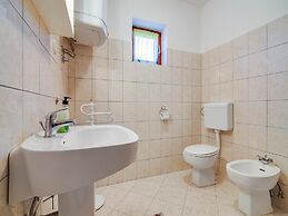 Secluded Apartment in Poreč with Garden