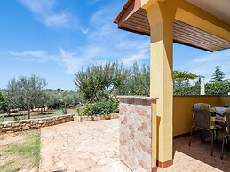 Secluded Apartment in Poreč with Garden