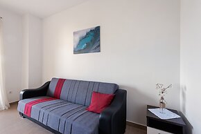 Simplistic Apartment in Neviđane near Sea