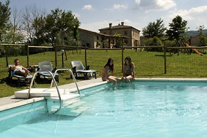 Cottage in Umbria With Pool & Garden
