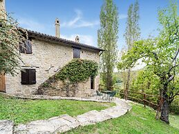 Cozy Cottage With Pool in Assisi
