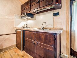 Cozy Cottage With Pool in Assisi