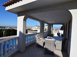 Captivating Villa in Rojales With Swimming Pool