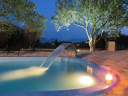 Enticing Mobile Home in Pakoštane With Swimming Pool