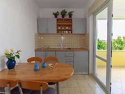 Spacious Apartment in Sukosan With Balcony