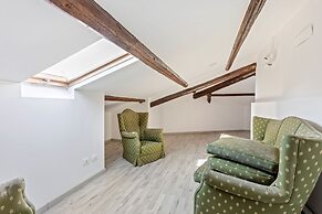 Libertà Frame Apartment - Terrace and Etna view