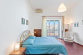 Libertà Frame Apartment - Terrace and Etna view