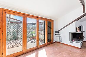 Libertà Frame Apartment - Terrace and Etna view
