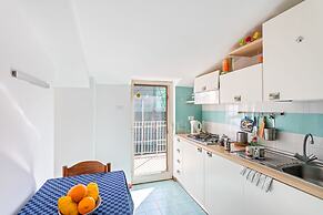 Libertà Frame Apartment - Terrace and Etna view