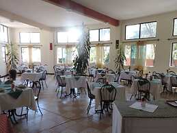 Lions Court Lodge