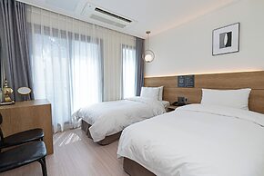 Hotel The Grang Jungmun