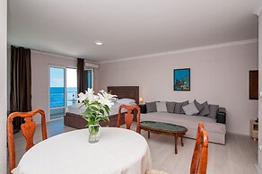 Open Sea Luxury Apartments