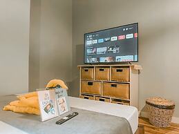 Outpost Hostel - Coron - Adults Only