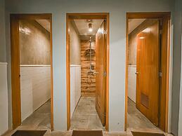 Outpost Hostel - Coron - Adults Only