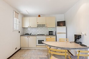 Flat in a Beautiful Building With Pool