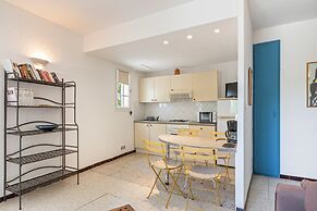 Flat in a Beautiful Building With Pool