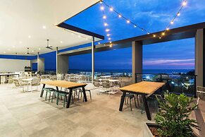 Oaks Cairns Hotel