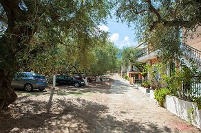 Nikos Studios