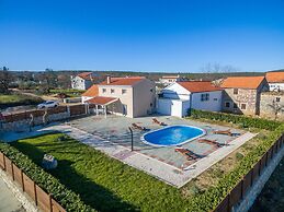 Villa Elm