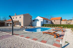 Villa Elm