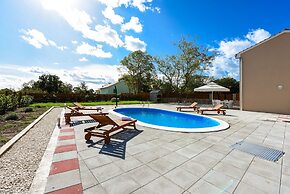 Villa Elm