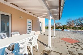 Villa Elm